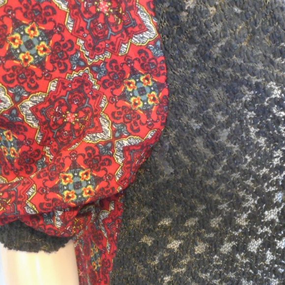 Buckle BKE BOUTIQUE Cardigan Red Print Size Medium - Picture 9 of 10